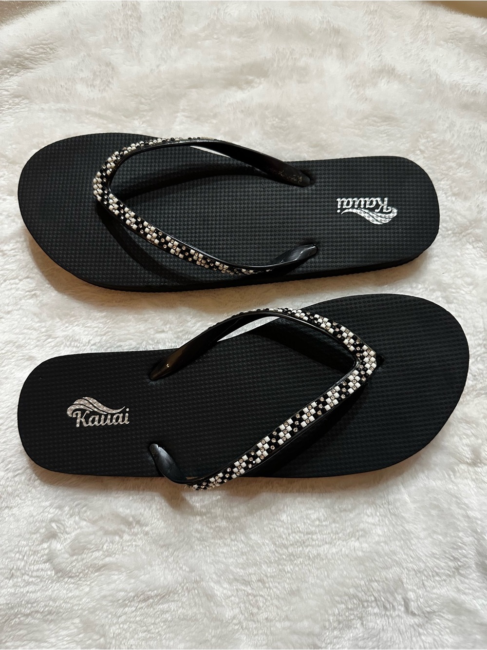 KAUAI Women’s Y2K Boho Black Beaded Flipflop Sandals Feminine Classy Beach Sz 8